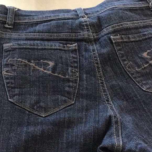 Style & Co. petite medium rise jeans. 8P inseam 30” slight flare. - Picture 4 of 5